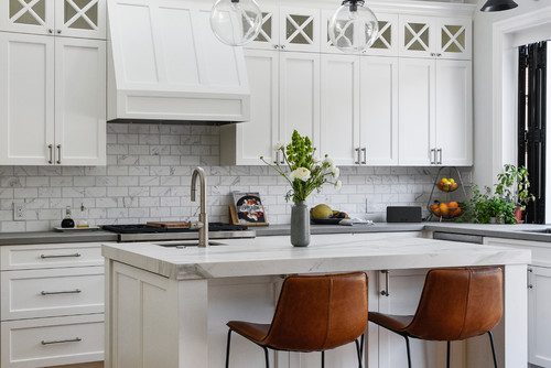 elegant-painted-shaker-kitchen-dickinson-cabinetry